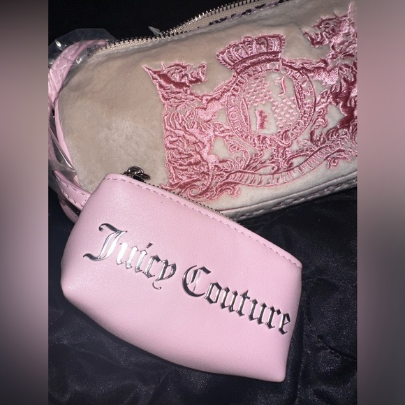 LAST ONE *Juicy Couture UK exclusive barrel bag - Picture 3 of 6